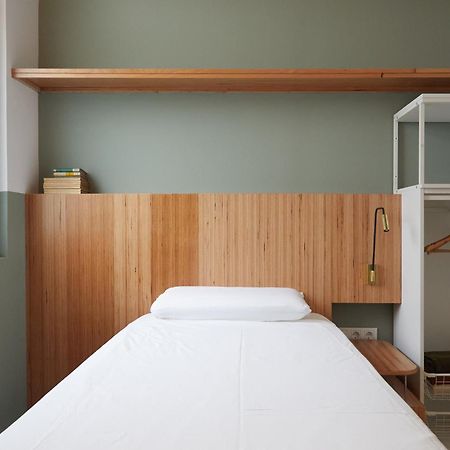 Ola Living Hostal Tetuan Madrid Eksteriør billede