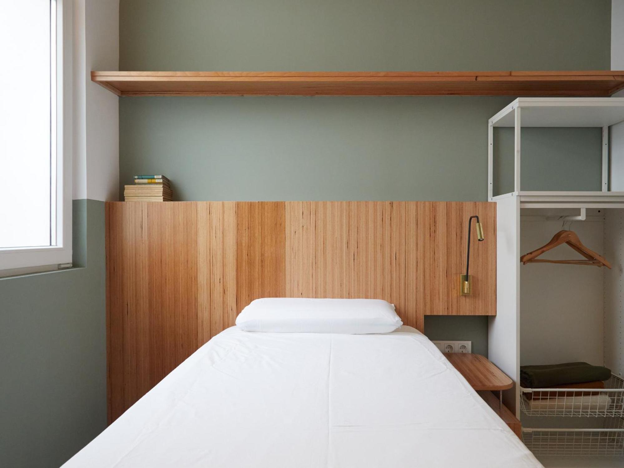 Ola Living Hostal Tetuan Madrid Eksteriør billede
