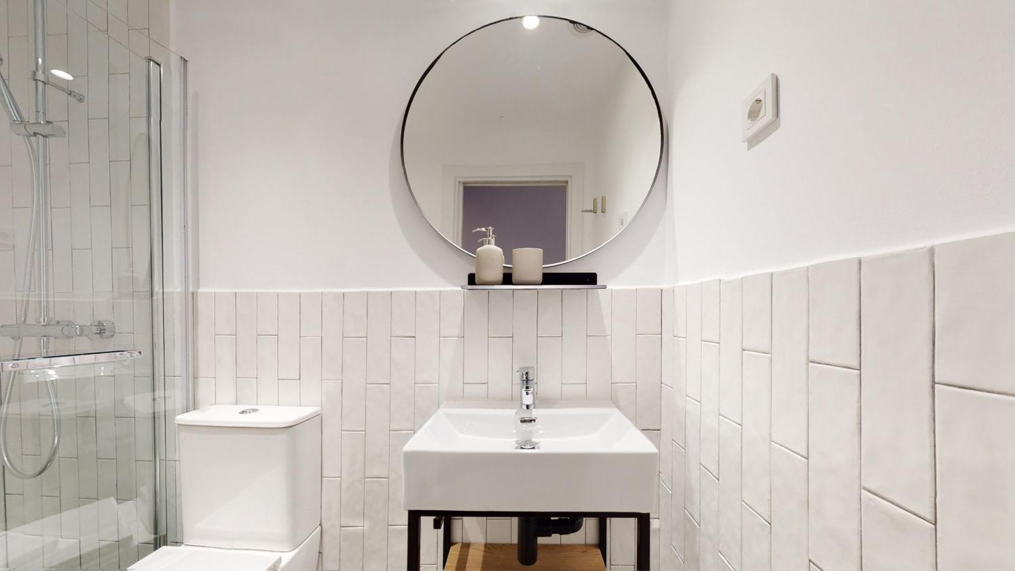 Ola Living Hostal Tetuan Madrid Eksteriør billede