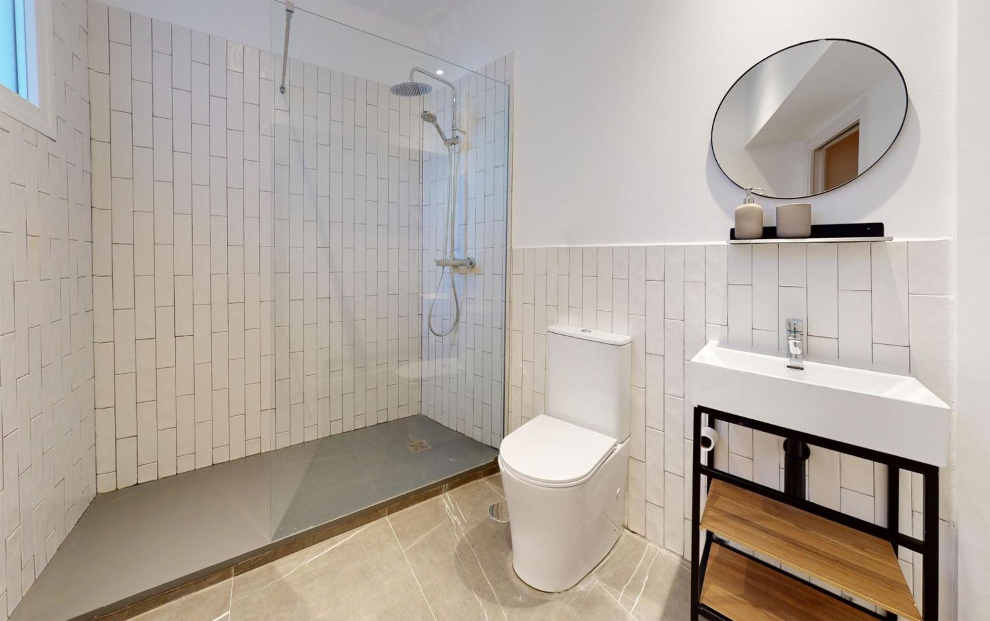 Ola Living Hostal Tetuan Madrid Eksteriør billede
