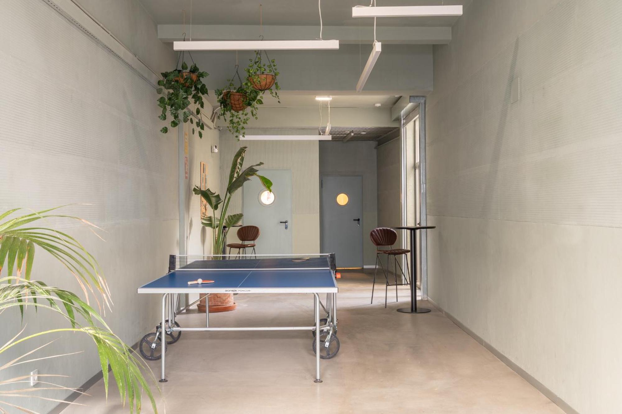 Ola Living Hostal Tetuan Madrid Eksteriør billede